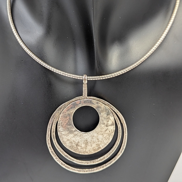 Retired SILPADA 925 Perspectiva 3 Hammered Circle Pendant 16 inch Omega Chain - Picture 2 of 8